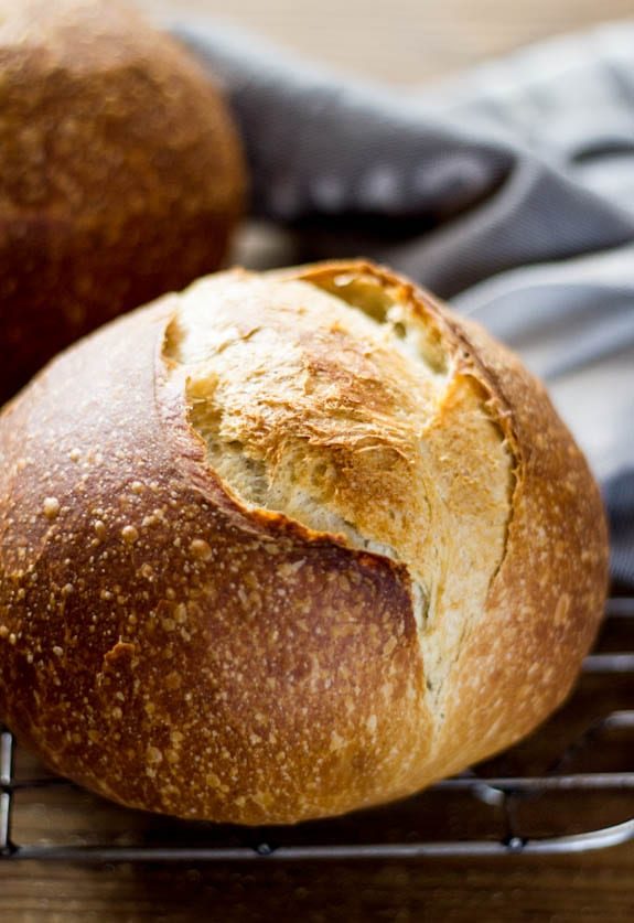 Pão artesanal dourado
